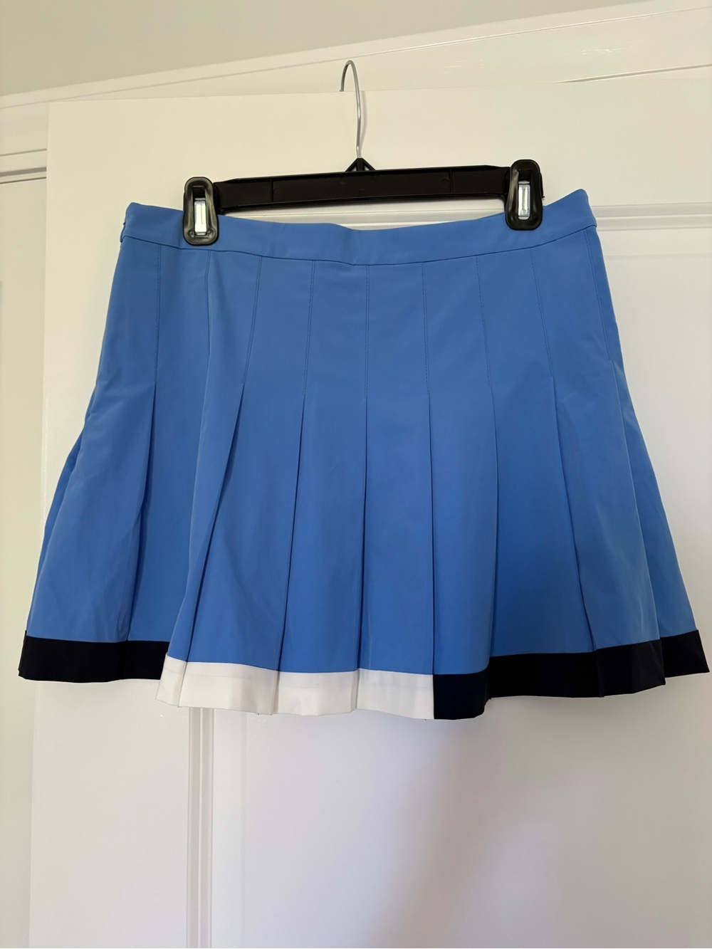 Tory Burch Blue Pleated Tennis Skirt with Navy and White Trim - Picture 2 of 5